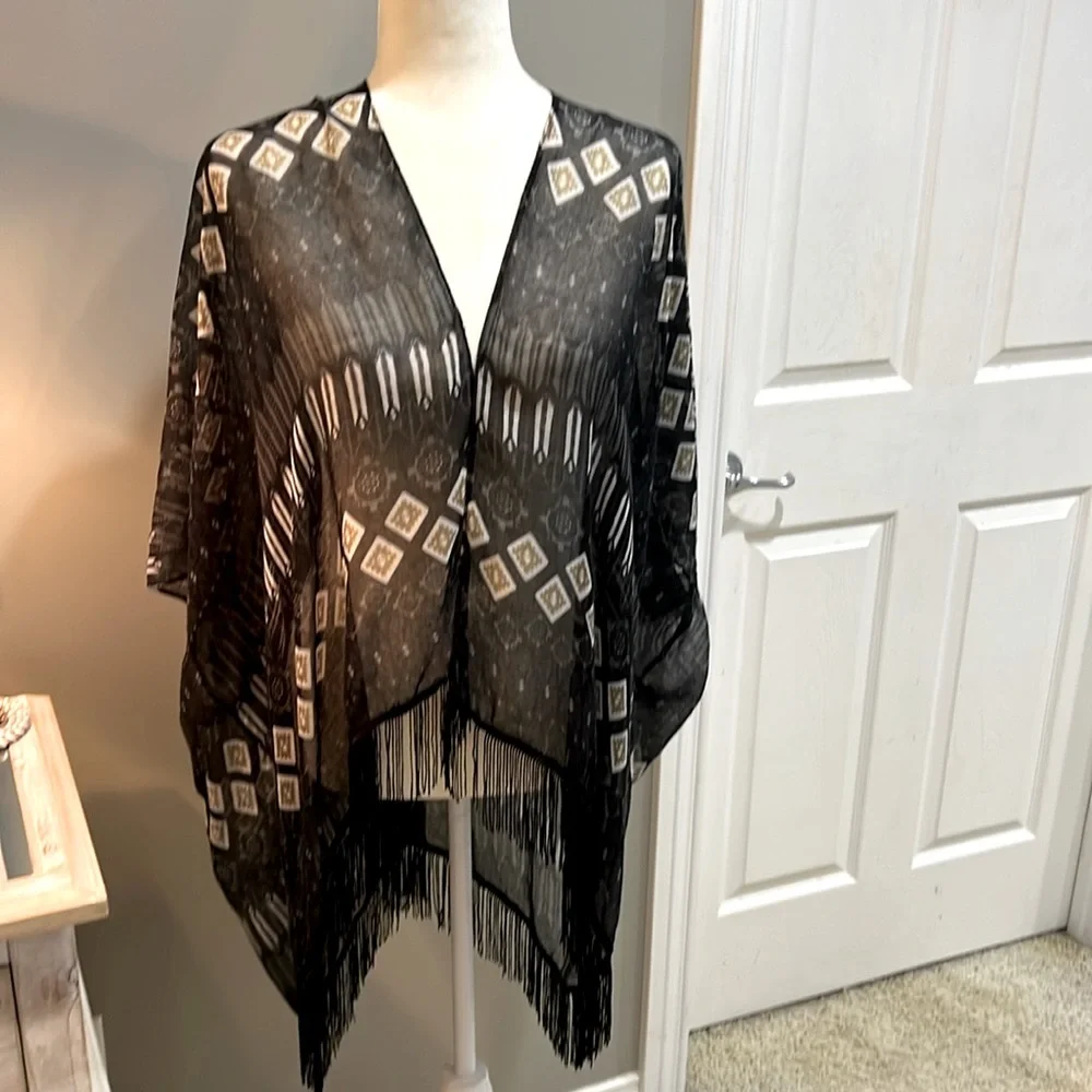 Women’s Boho Asymmetrical Pattern Fringe Wrap - Picture 1 of 10